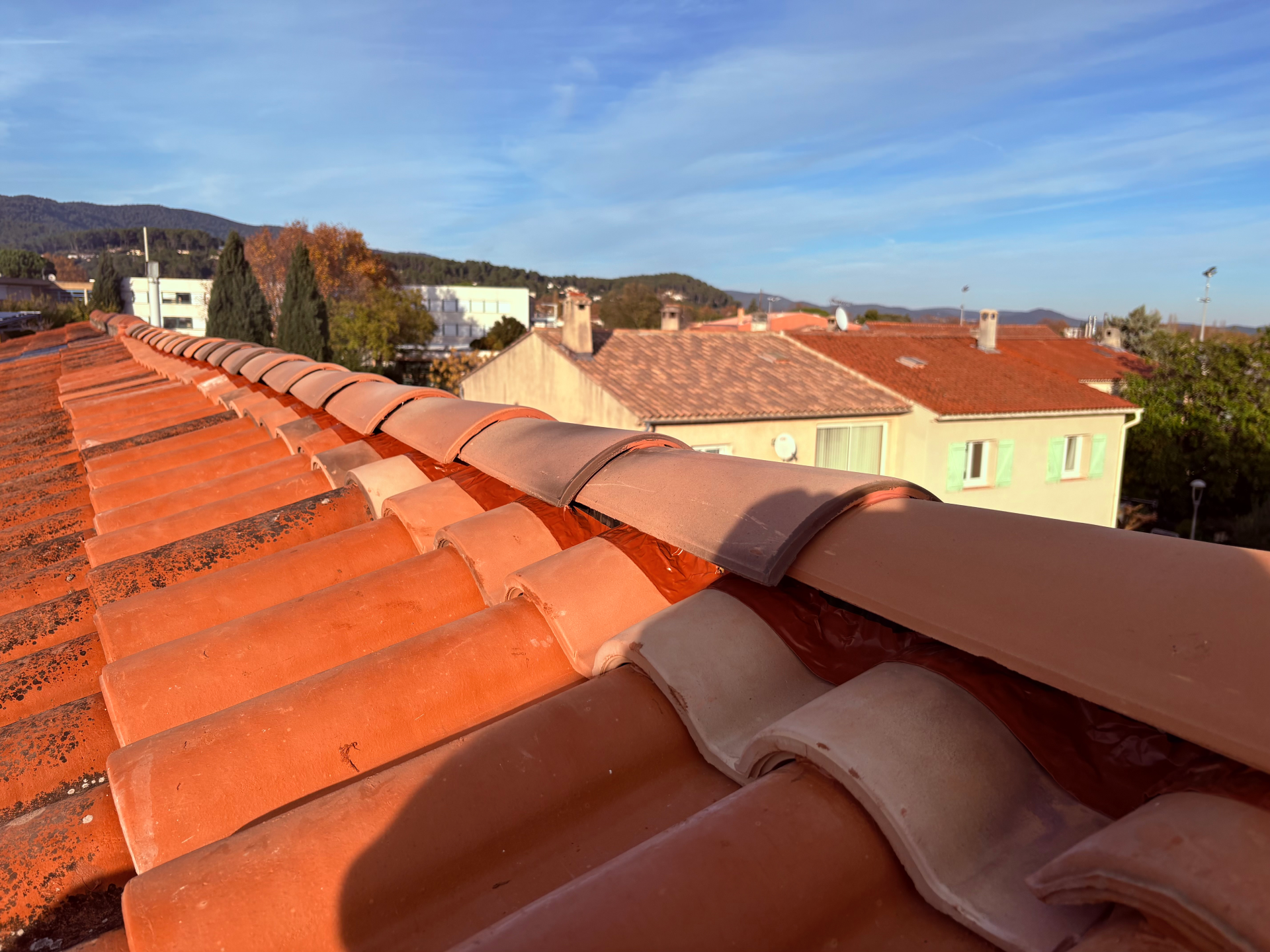 Faîtage et étanchéité de toiture à Rocbaron dans le Var