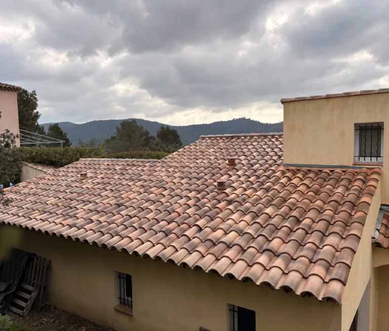 Réfection totale de toiture à Pierrefeu-du-Var par AJC Toiture